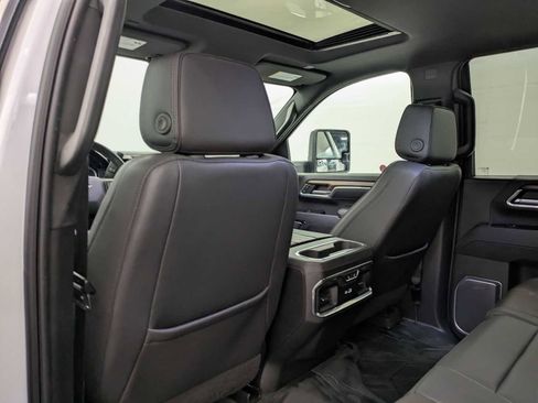 Used 2024 Chevrolet Silverado 3500 High Country w/ High Country Premium Package image 21