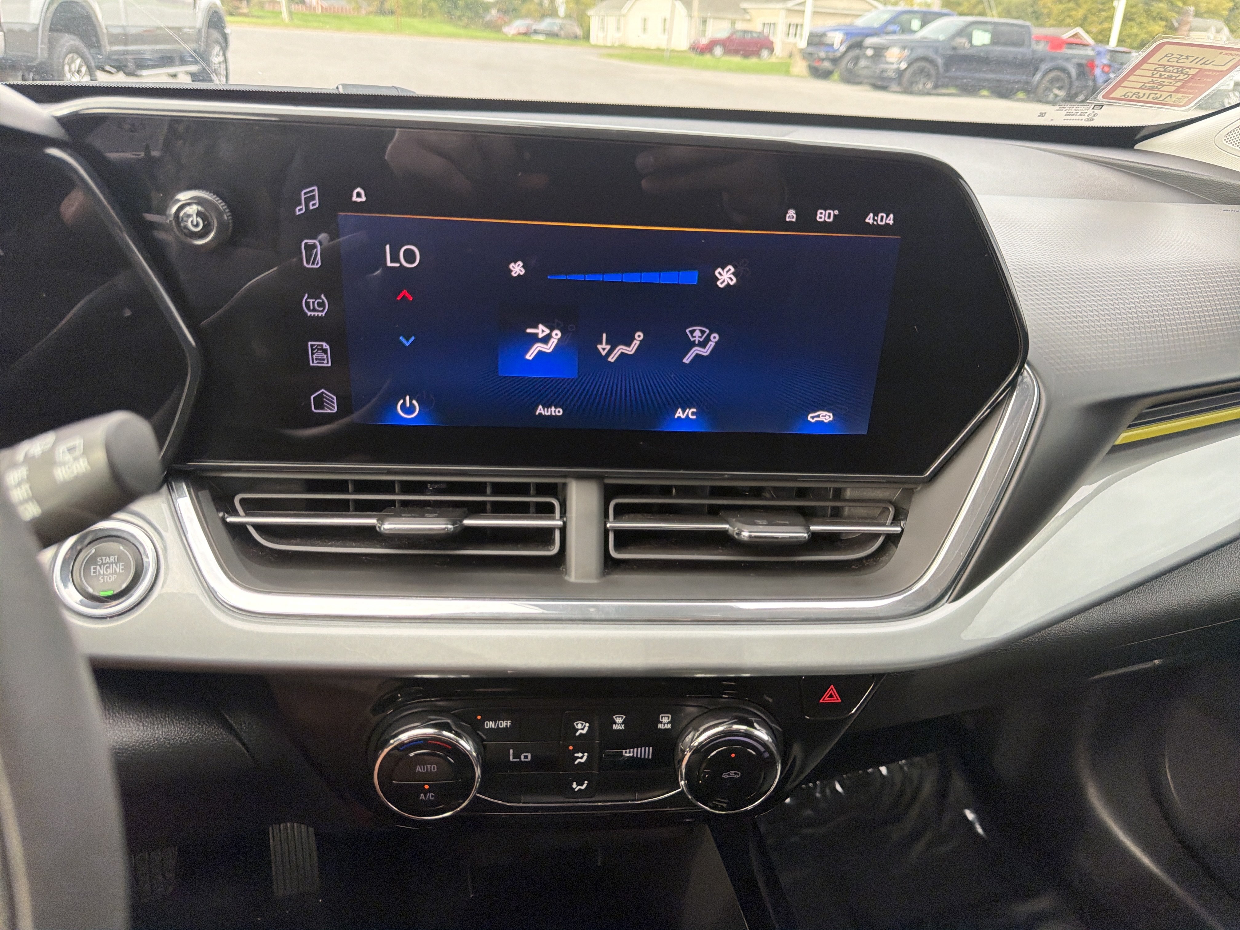 Used 2025 Chevrolet Trax LT FWD image 24
