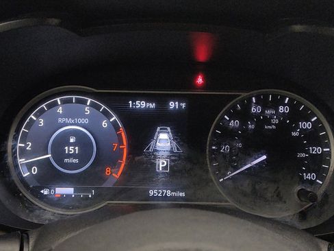 Used 2021 Nissan Versa SV FWD image 23