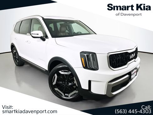 Used 2023 Kia Telluride EX w/ EX Captain's Chair Package image 1