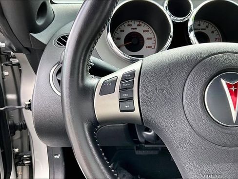 Used 2007 Pontiac Solstice Convertible w/ Premium Package image 18