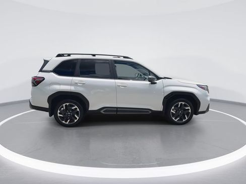 Certified 2025 Subaru Forester Limited w/ Popular Package #1 AWD/4WD image 9