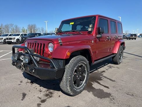Used 2012 Jeep Wrangler Unlimited Sahara AWD/4WD image 2