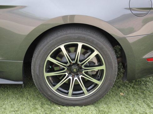 Used 2017 Ford Mustang Coupe RWD image 38