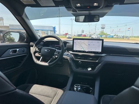 Used 2025 Ford Explorer ST image 16