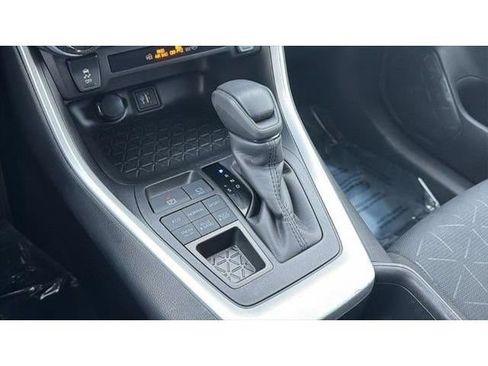 Certified 2025 Toyota RAV4 XLE AWD/4WD image 31