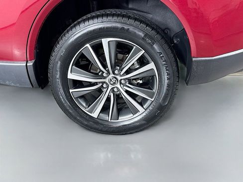 Used 2024 Toyota Venza LE AWD/4WD image 22
