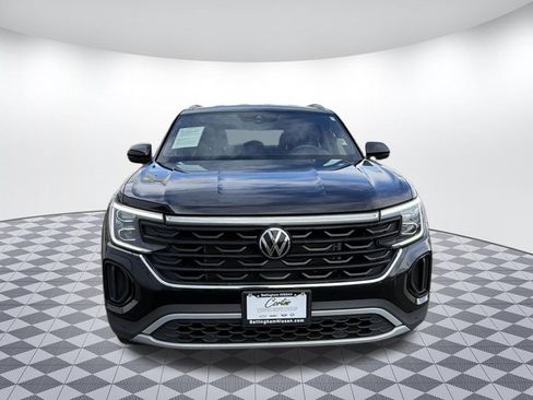 Used 2025 Volkswagen Atlas Cross Sport SE image 2