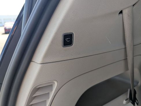 Used 2022 Chrysler Pacifica Touring-L FWD image 24