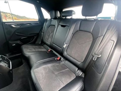 Used 2021 Porsche Macan S image 22