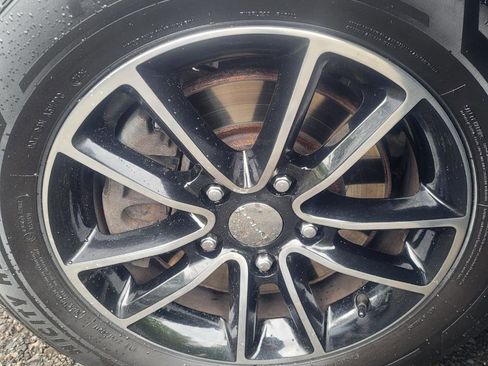 Used 2017 Dodge Grand Caravan SE FWD image 37