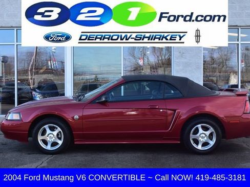Used 2004 Ford Mustang Convertible image 2