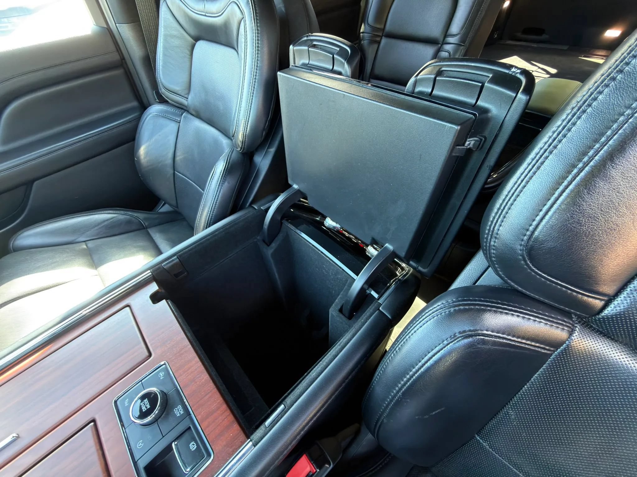 Used 2021 Lincoln Navigator L Reserve AWD/4WD image 38