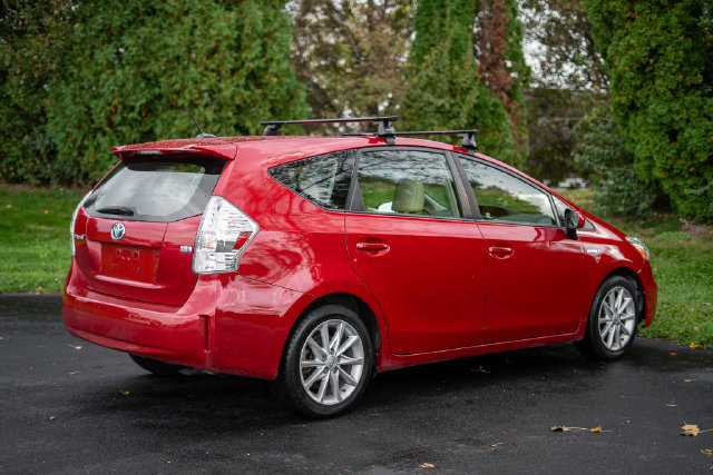 Used 2014 Toyota Prius V Five FWD image 5