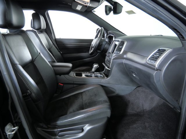 Used 2018 Jeep Grand Cherokee Altitude AWD/4WD image 12
