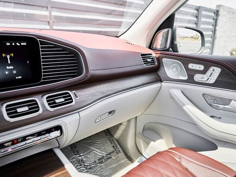 Used 2026 Mercedes-Benz Maybach GLS 600 4MATIC image 88