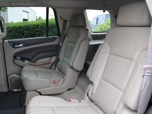 Used 2019 Chevrolet Tahoe Premier AWD/4WD image 28