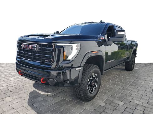Used 2025 GMC Sierra 2500 AT4X AWD/4WD image 3