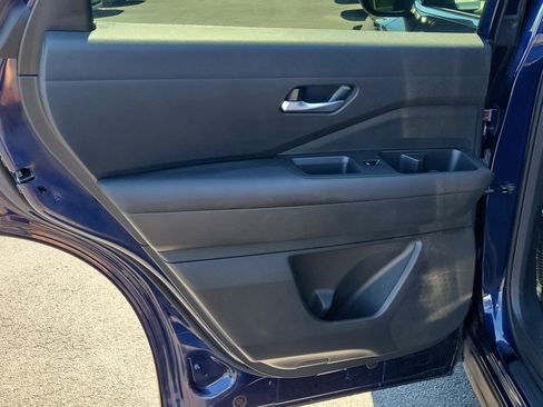 Used 2022 Nissan Pathfinder S FWD image 13