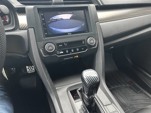 Used 2017 Honda Civic Sport image 19