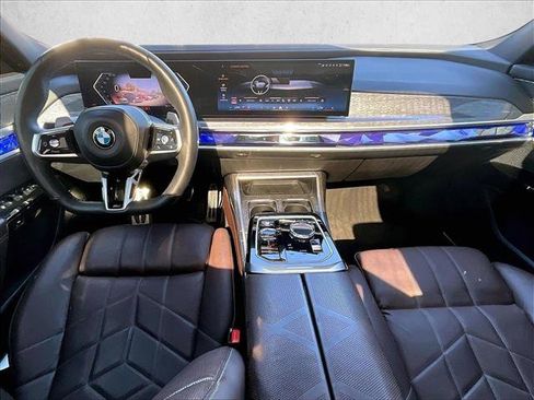 Used 2023 BMW 740i w/ Executive Package image 15