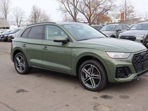 Used 2023 Audi Q5 e Premium Plus w/ Premium Plus Package image 4