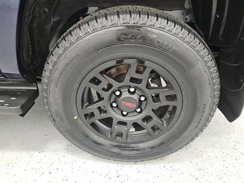 Certified 2024 Toyota 4Runner TRD Off-Road Premium w/ Off Road Premium Plus Package AWD/4WD image 11