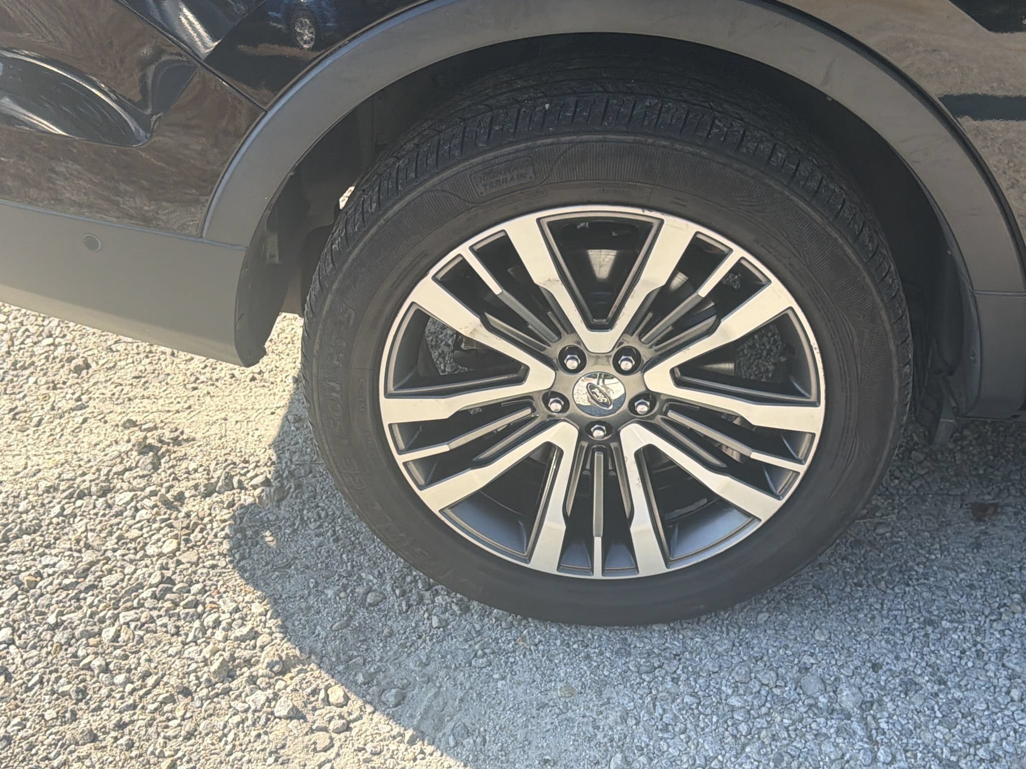 Used 2016 Ford Explorer Platinum AWD/4WD image 17