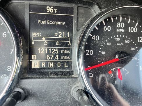 Used 2014 Nissan Rogue S w/ Convenience Package AWD/4WD image 16