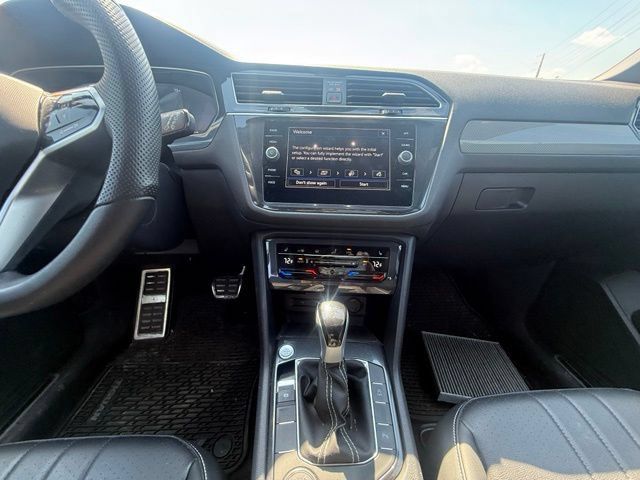 Used 2024 Volkswagen Tiguan SE R-Line AWD/4WD image 16