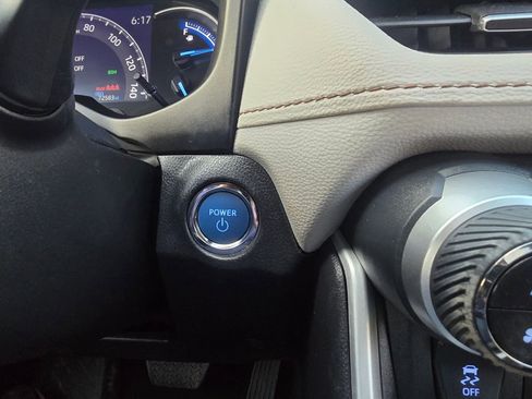 Used 2022 Toyota RAV4 Limited image 24