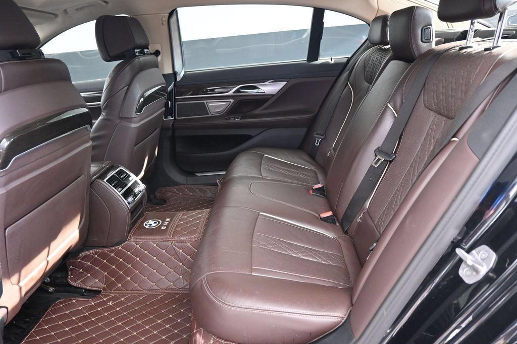 Used 2022 BMW 740i xDrive w/ Premium Package AWD/4WD image 16
