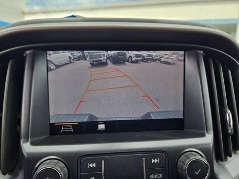 Used 2022 Chevrolet Colorado Z71 AWD/4WD image 7