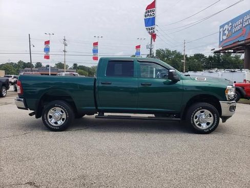 Used 2024 RAM 2500 Tradesman w/ Chrome Appearance Group AWD/4WD image 2