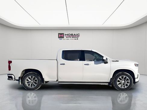 Used 2022 Chevrolet Silverado 1500 High Country w/ LPO, Dark Essentials Package image 2