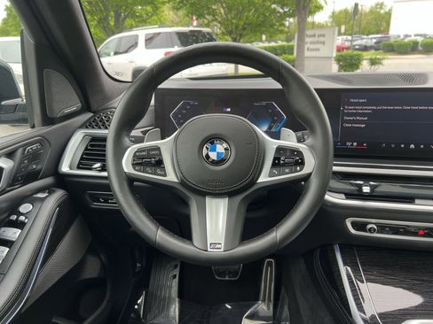 Used 2025 BMW X7 xDrive40i w/ M Sport Package AWD/4WD image 24