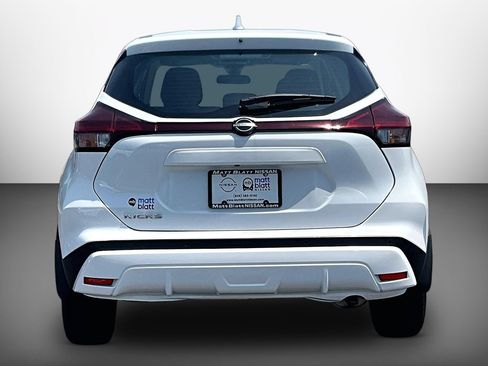 Certified 2025 Nissan Kicks Play S FWD image 3