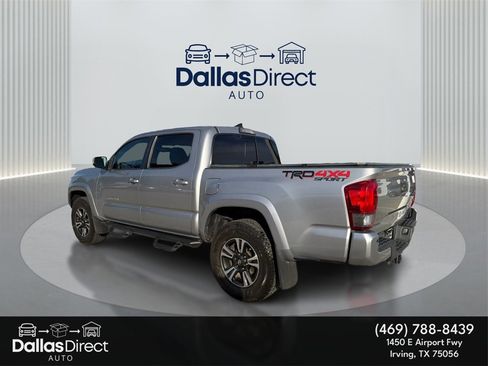 Used 2017 Toyota Tacoma TRD Sport image 8