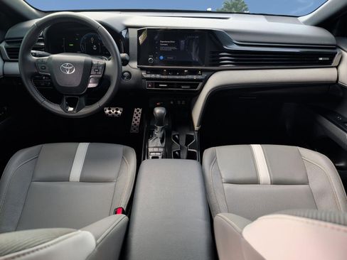 Used 2025 Toyota Camry SE w/ Convenience Package FWD image 29