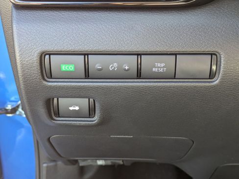 Certified 2025 Nissan Sentra SV FWD image 18