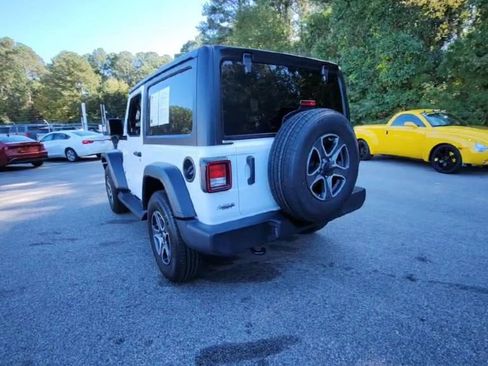 Used 2023 Jeep Wrangler Sport S image 3