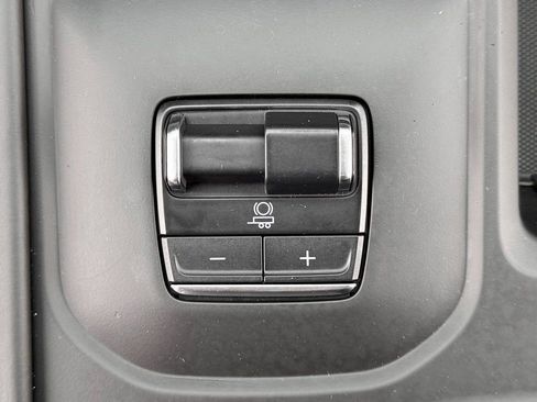 Used 2024 GMC Sierra 2500 Denali Ultimate image 28