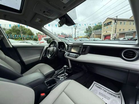 Used 2016 Toyota RAV4 Limited image 58