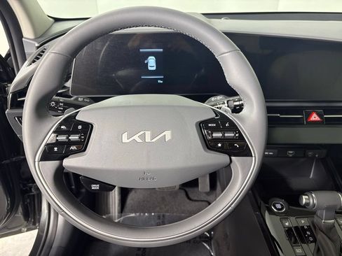 New 2026 Kia Niro EX FWD image 22