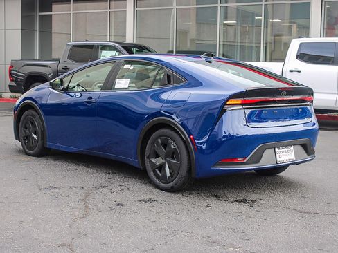 New 2026 Toyota Prius LE image 6