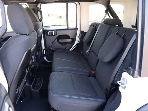 Used 2024 Jeep Wrangler Unlimited Rubicon 4xe AWD/4WD image 9