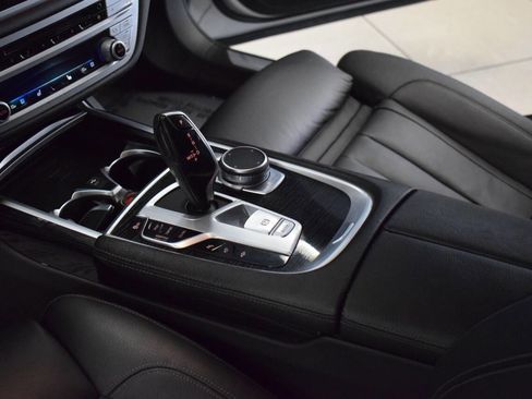 Used 2020 BMW 740i w/ M Sport Package image 53