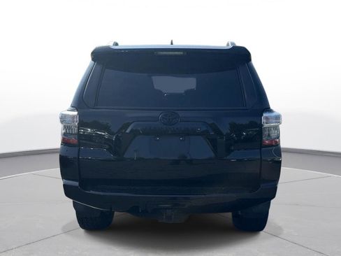 Used 2017 Toyota 4Runner SR5 RWD image 7