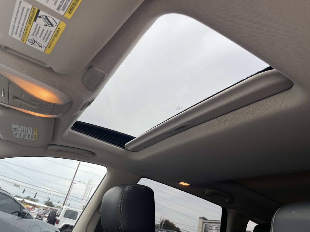 Used 2019 INFINITI QX60 Luxe w/ Sensory Package FWD image 43