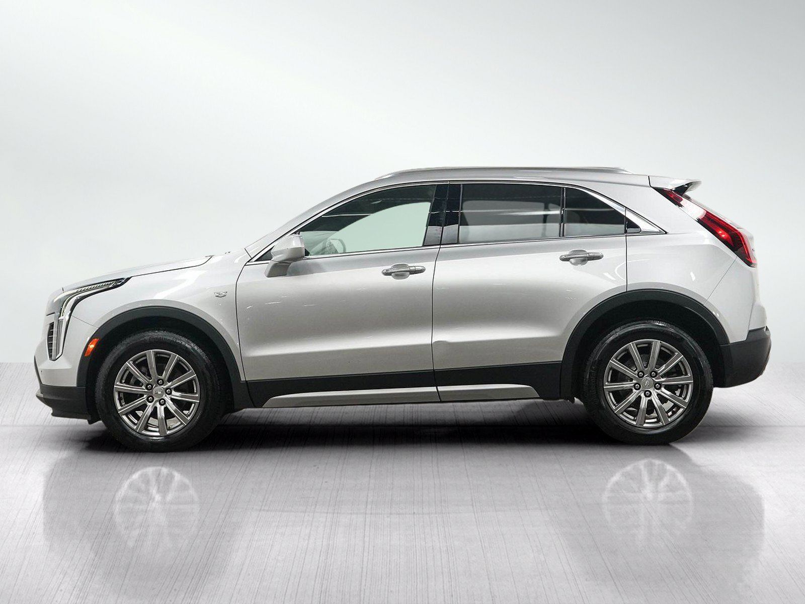 Used 2019 Cadillac XT4 Premium Luxury w/ Cold Weather Package AWD/4WD image 2